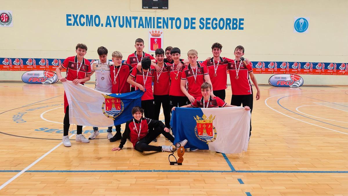 Los jugadores de Montemar celebran la clasificación para el campeonato de España