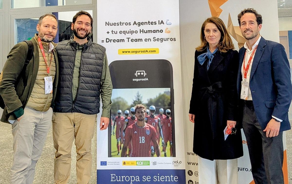 El CEO de SegurosIA, Juanmi López (segundo por la izquierda), junto a Óscar Paz (insurNOW), Nieves Malagón (AXA Opensurance) y Andrés Quiles (Coverflex), en un evento reciente.