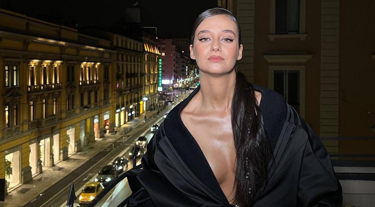 Victoria Federica con vestido negro de Off White