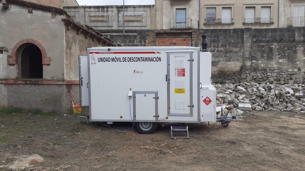 Descontaminación de Rodes durante el proceso para eliminar el amianto