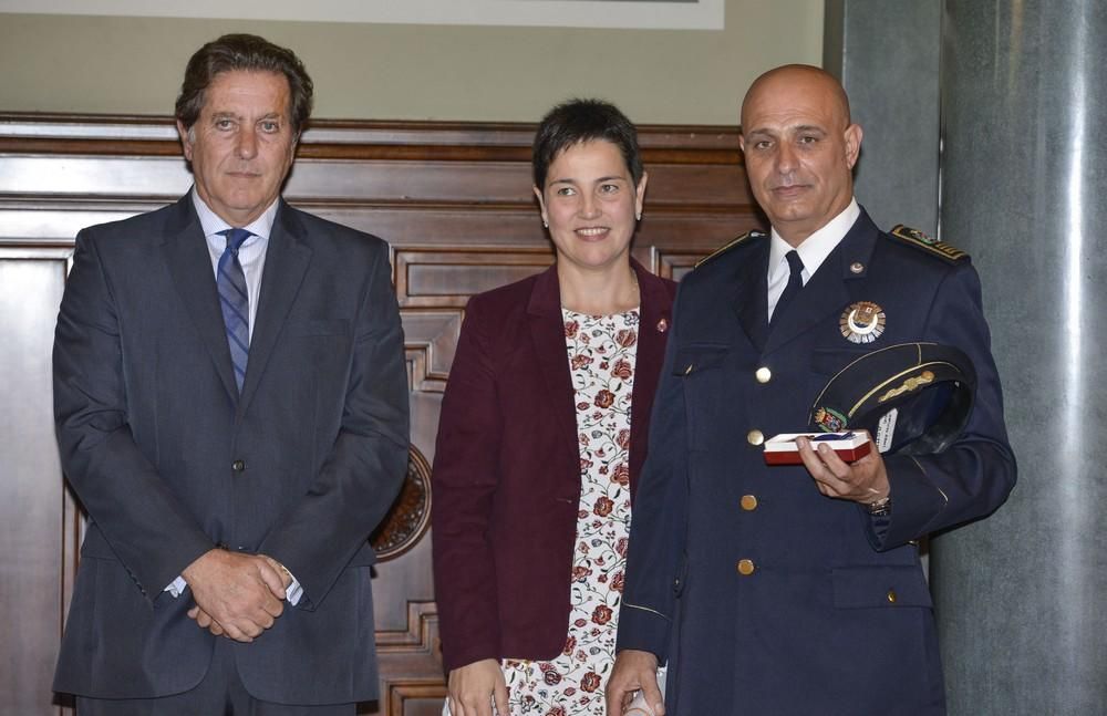 Entrega de medallas al mérito de la protección civil