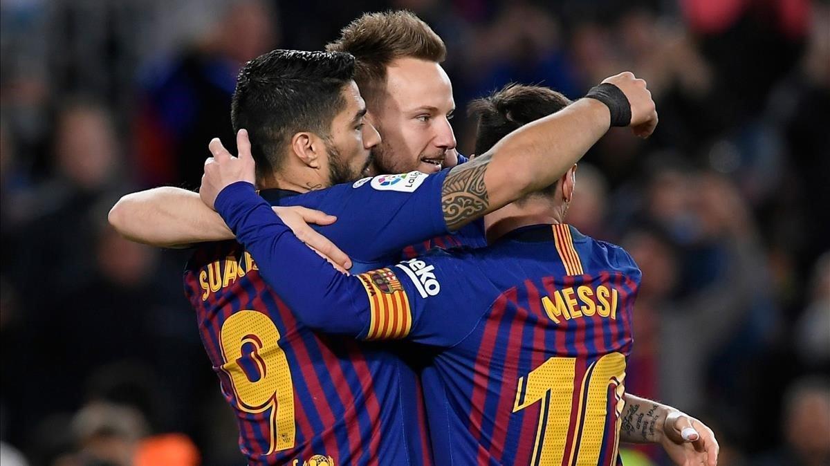 aguasch47293509 topshot   barcelona s uruguayan forward luis suarez  l  cele190312115053