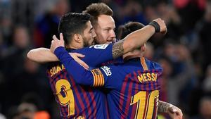 aguasch47293509 topshot   barcelona s uruguayan forward luis suarez  l  cele190312115053