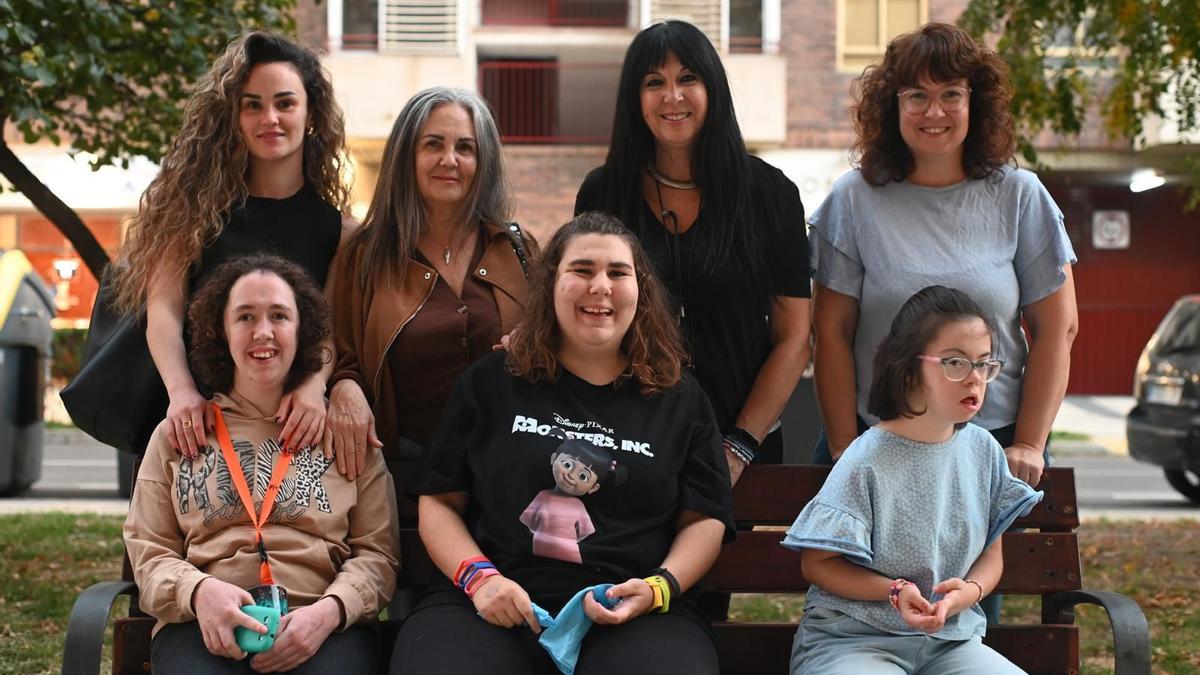 Pilar y Leyre, Esther y Nerea y Alicia y Beatriz.