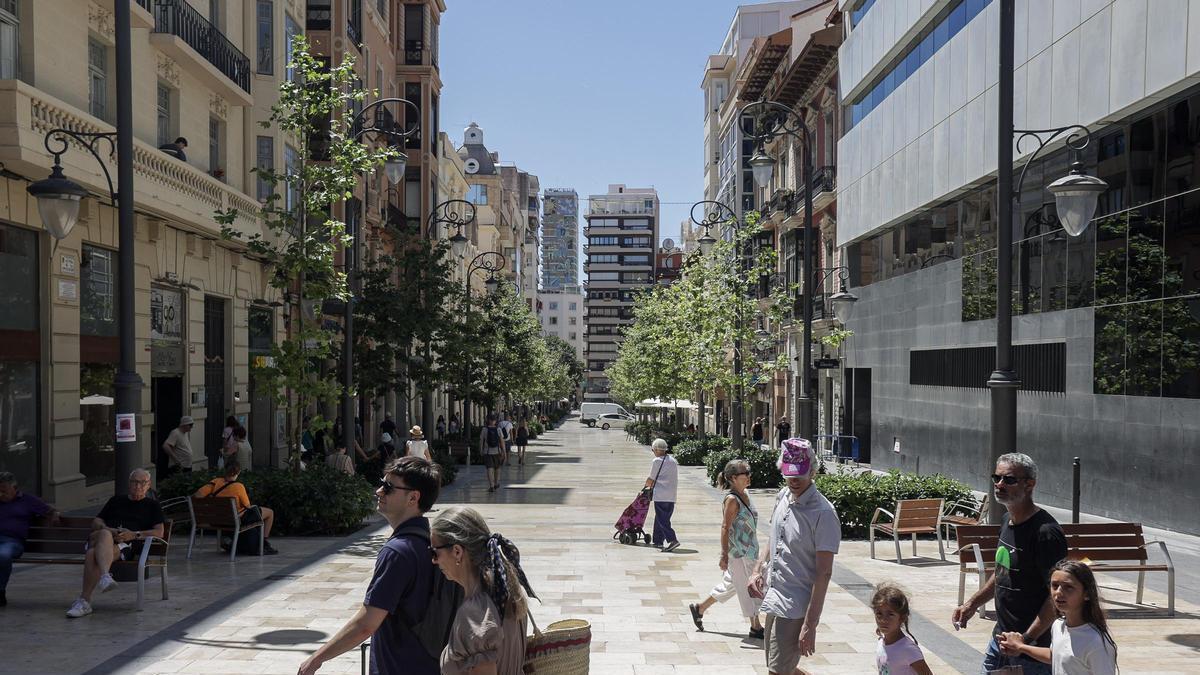 Alicante se prepara para soportar más calor y medirá dónde falta sombra en calles y barrios