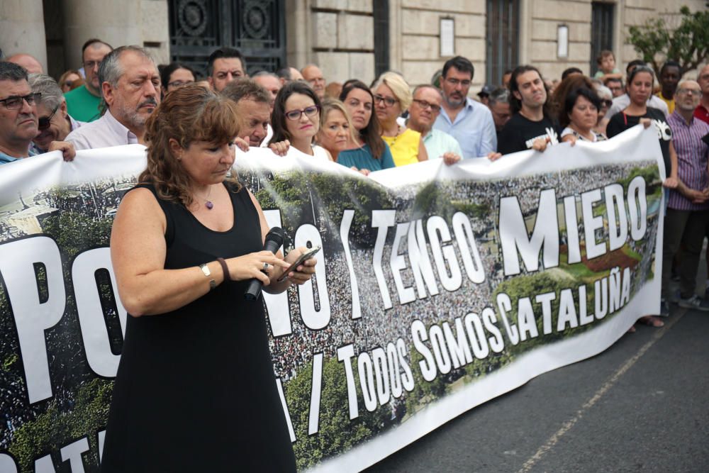 Concentración en València contra los atentados de Barcelona