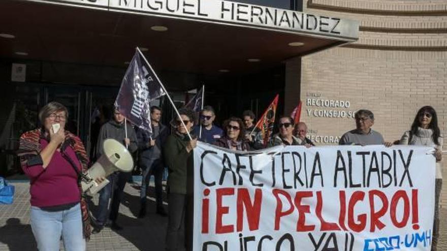 Un momento de la protesta de ayer en la UMH.