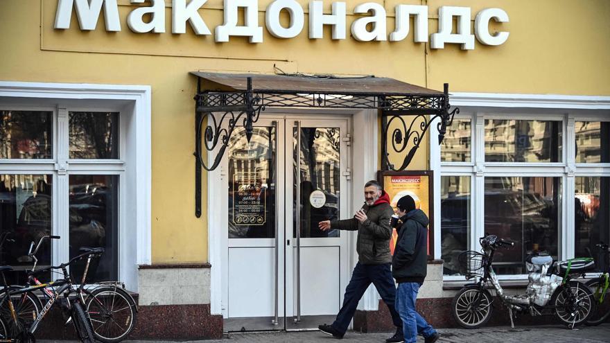 Un empresari es queda amb els 850 restaurants de McDonald’s a Rússia i els posarà un nom nou