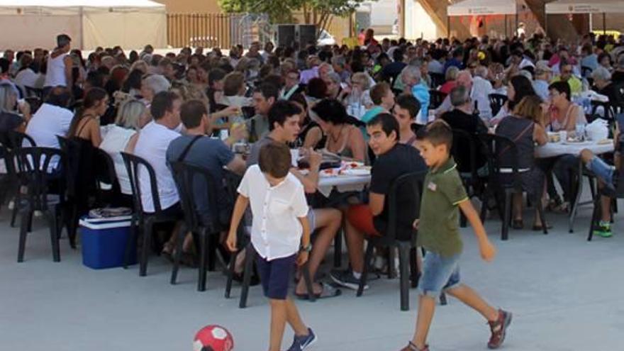 Àpat multitudinari  a Sant Fruitós per l&#039;agermanament