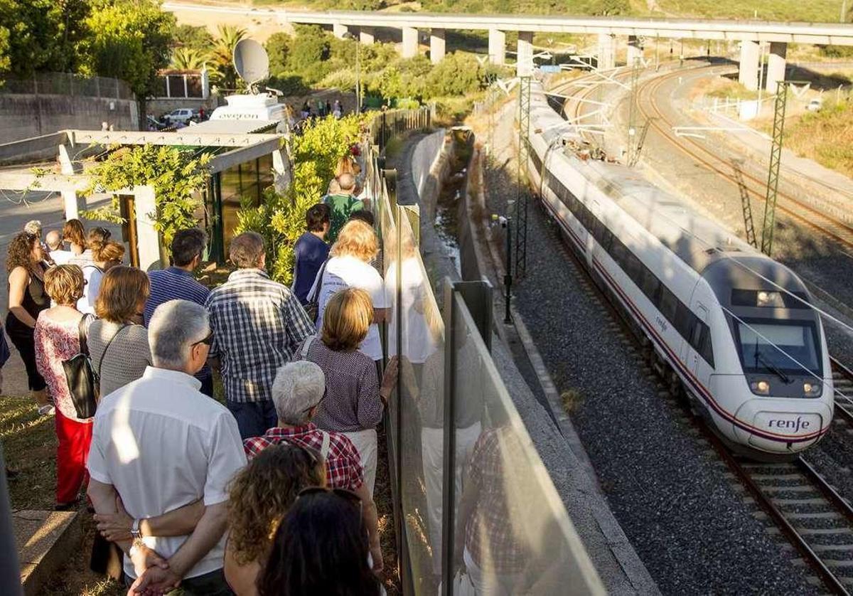 Homenaje a las víctimas del accidente en la curva de Angrois. // Óscar Corral