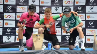El ciclista asturiano Samuel Fernández Heres gana el Memorial Pascual Momparler