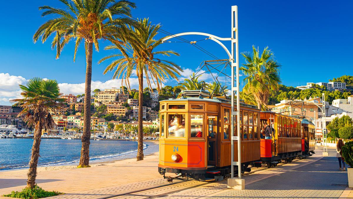 Este precioso tren va de Palma hasta Sóller.
