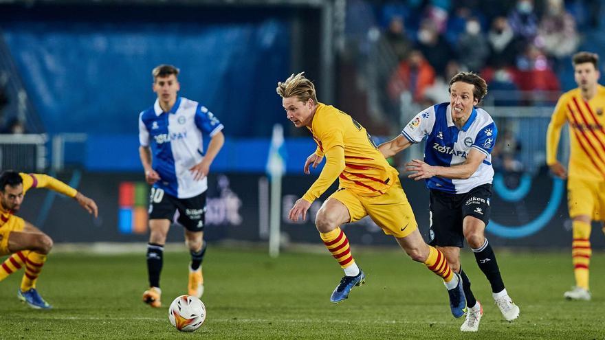 Frenkie rescata un Barça gris