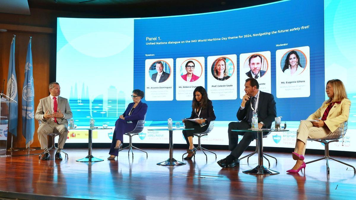 Encuentro en Barcelona de la Organización Marítima Internacional, con su secretario general, Arsenio Domínguez; la titular de Comercio y Desarrollo de la ONU, Rebeca Grynspan; el Ministro de Transporte, Jesús Puente; y la secretaria general de la Organización Meteorológica Mundial, Celeste Saulo.