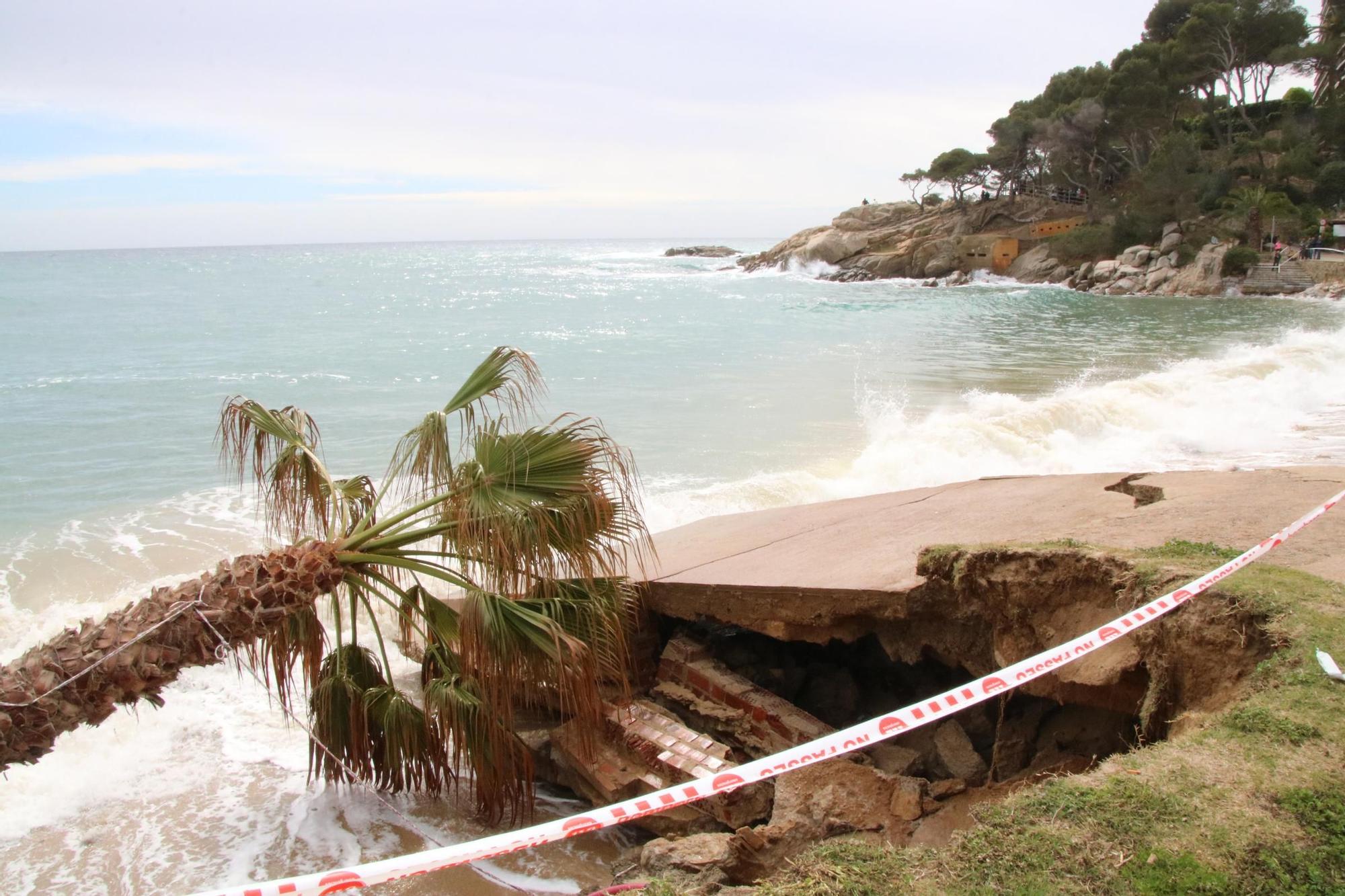 El temporal de mar impacta amb força al litoral de Calonge i Sant Antoni