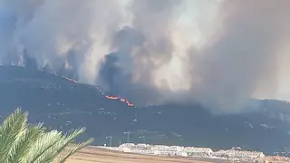 Directo | Tres heridos y miles de desalojados en España por incendios en varias regiones del país