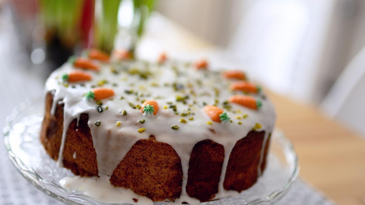 CARROT CAKE | Receta fácil de bizcocho de zanahoria al microondas en 10 minutos