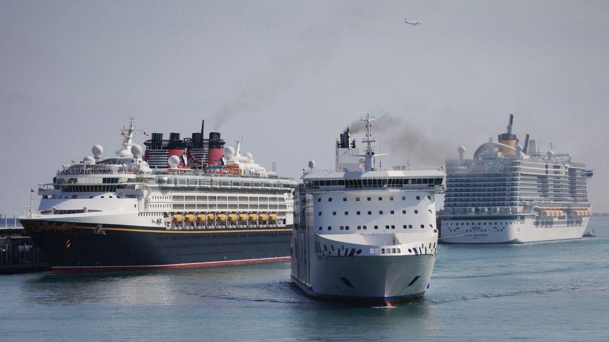 Cruceros en el Puerto de Barcelona.