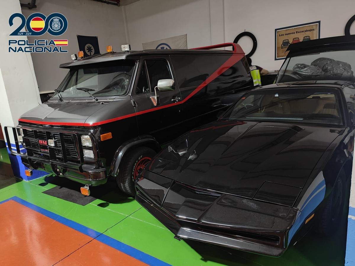 Réplicas de la furgoneta de ‘El equipo A’ y de 'El coche fantástico' intervenidas a la trama.