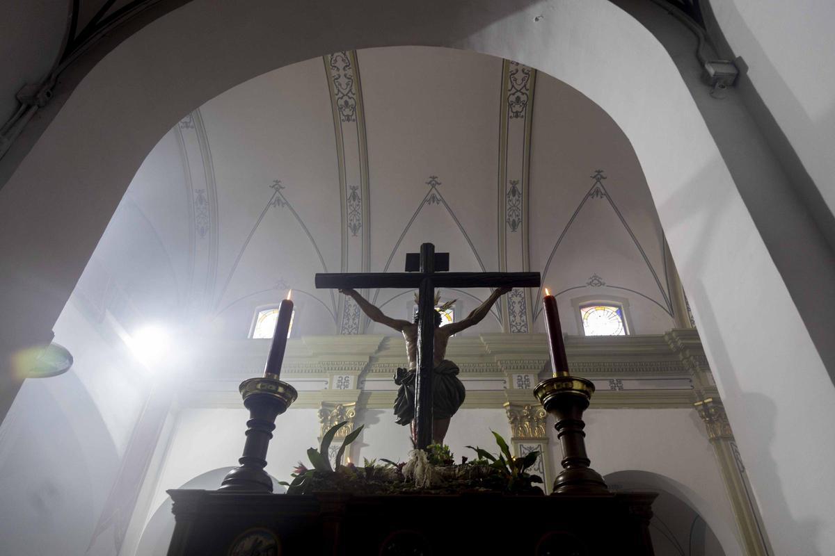 Semana Santa en Alicante 2026: Procesión de la Hermandad Penitencial Mater Desolata en el Viernes Santo