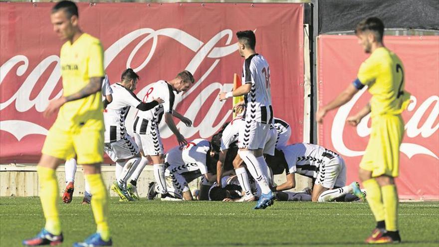 Esaú rescata al Castellón ante un gran Villarreal C