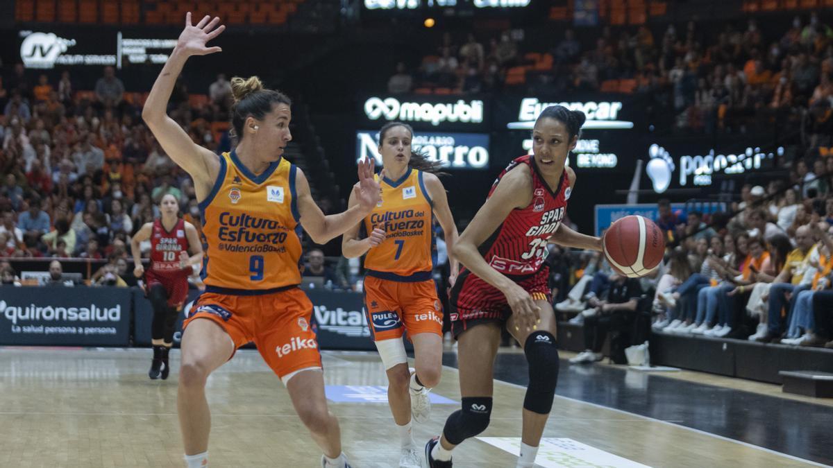 Semifinal de la LF Endesa entre el Valencia Basket y  el Spar Girona