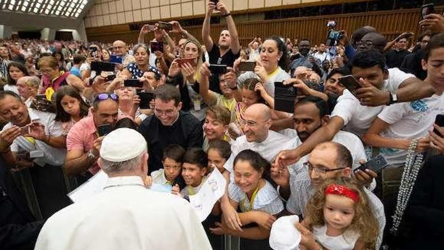 Niños de A Derrasa, en Roma con el Papa Francisco