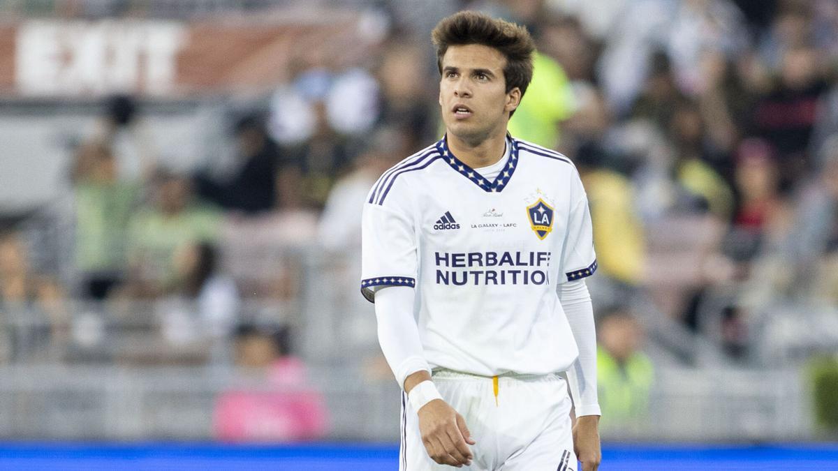 ¡No se habla de otra cosa! La asistencia de Riqui Puig con el ligamento cruzado roto, increíble...