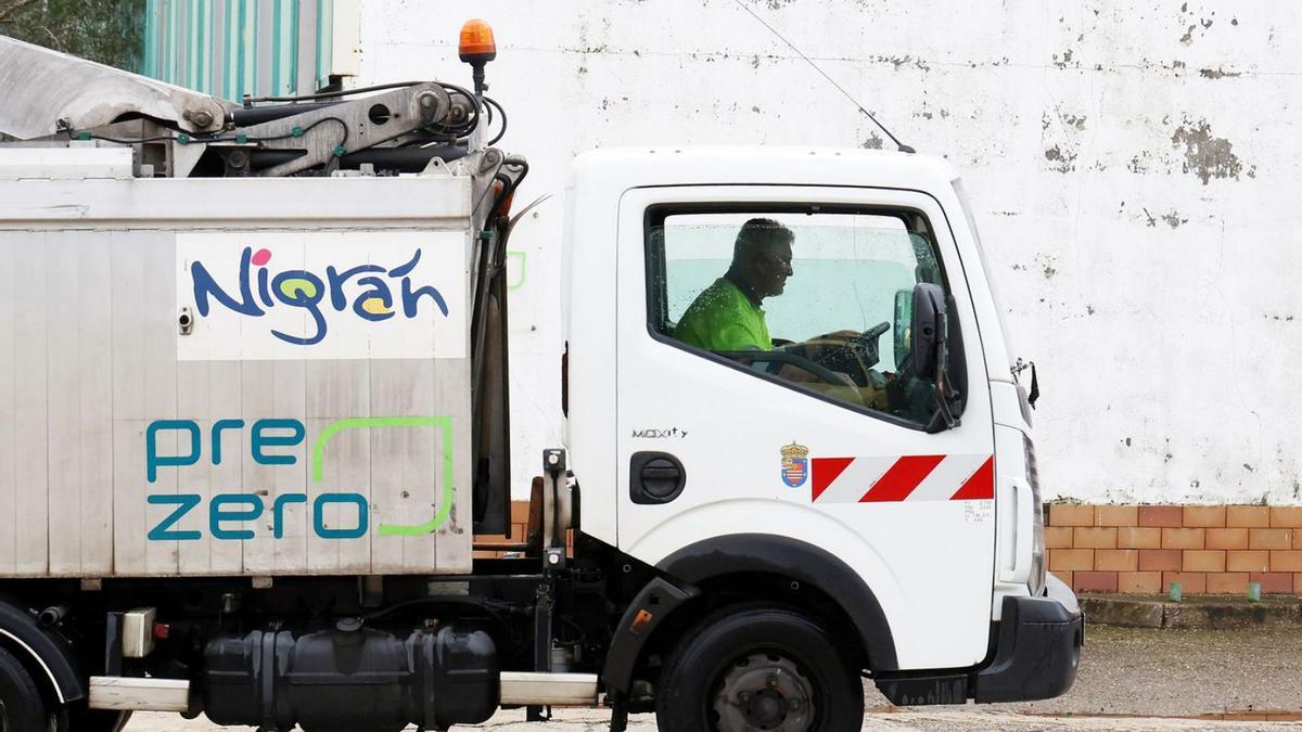Un vehículo de limpieza de la atual concesionaria, Prezero, en Porto do Molle.