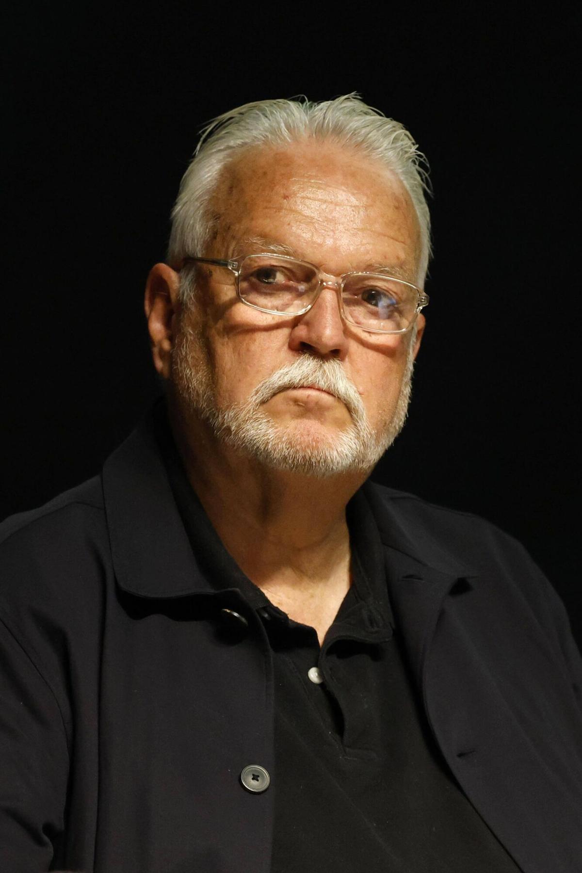 Girona. Auditori Irla. Presentacio de la novel·la "La darrera paraula" de Toni Strubell.