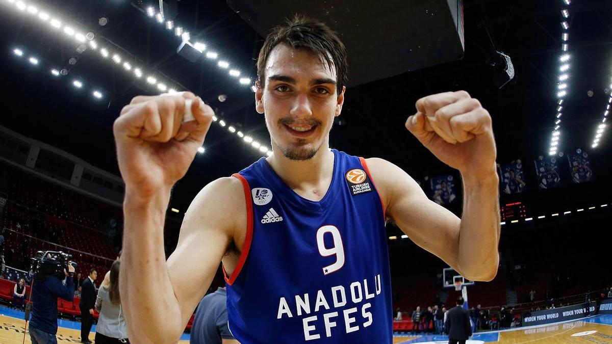 Dario Saric  regresa al Anadolu Efes