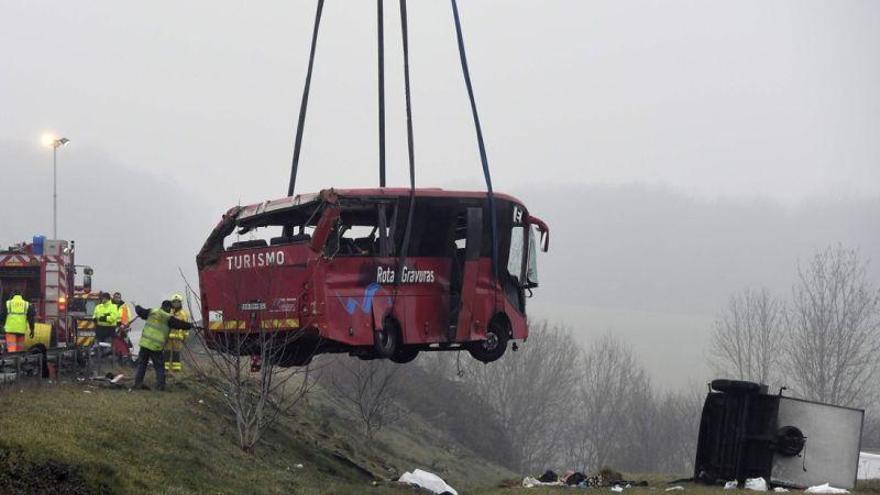 Mueren cuatro portugueses y otros 28 resultan heridos en el accidente de un autocar en Francia