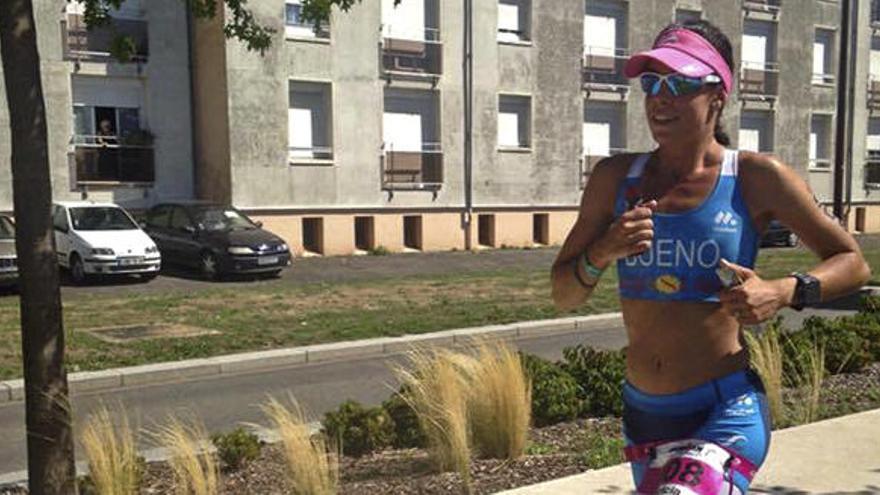 Patricia Bueno gana el Ironman de Vichy y se mete en la elite mundial