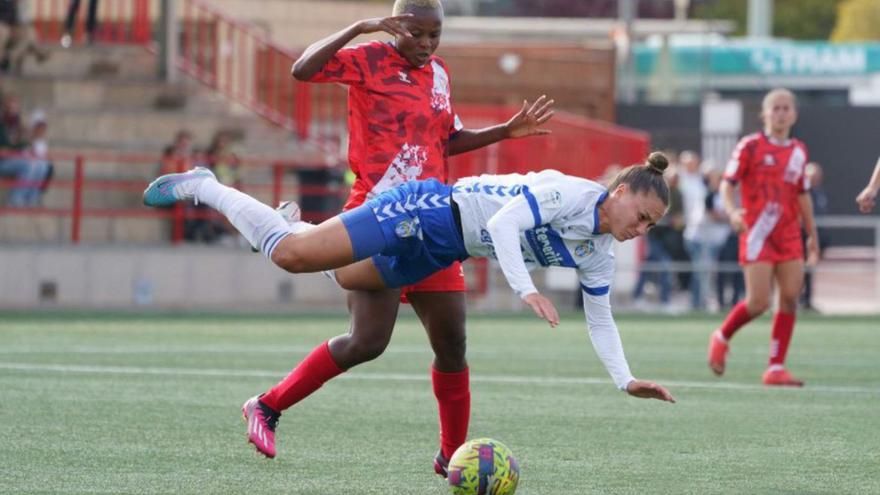 Jassina Blom, autora del tercer gol de la UDG Tenerife en la visita al Levante Las Planas. | | LALIGA