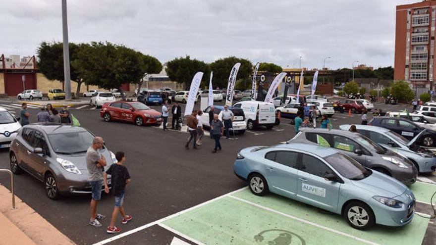 Puesto de recarga de vehículos eléctricos en Infecar.