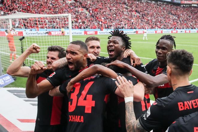Granit Xhaka marca el segundo gol en el partido entre el Bayer Leverkusen - Werder Bremen de la Bundesliga disputado en el BayArena