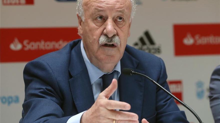 Del Bosque acude a una charla en Castro del Río