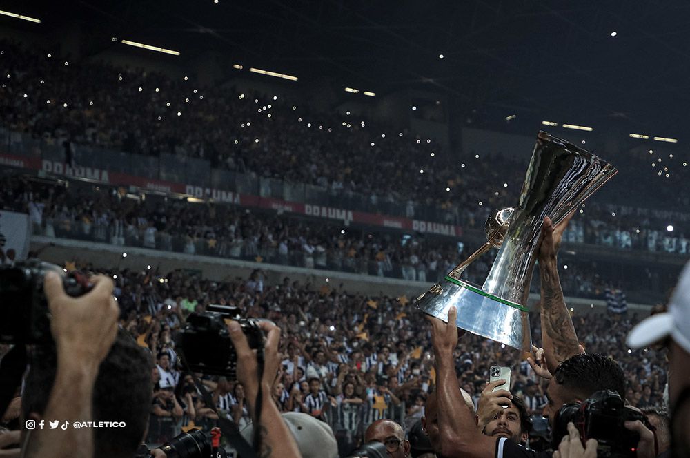 El Atlético Mineiro, con la copa de campeones.