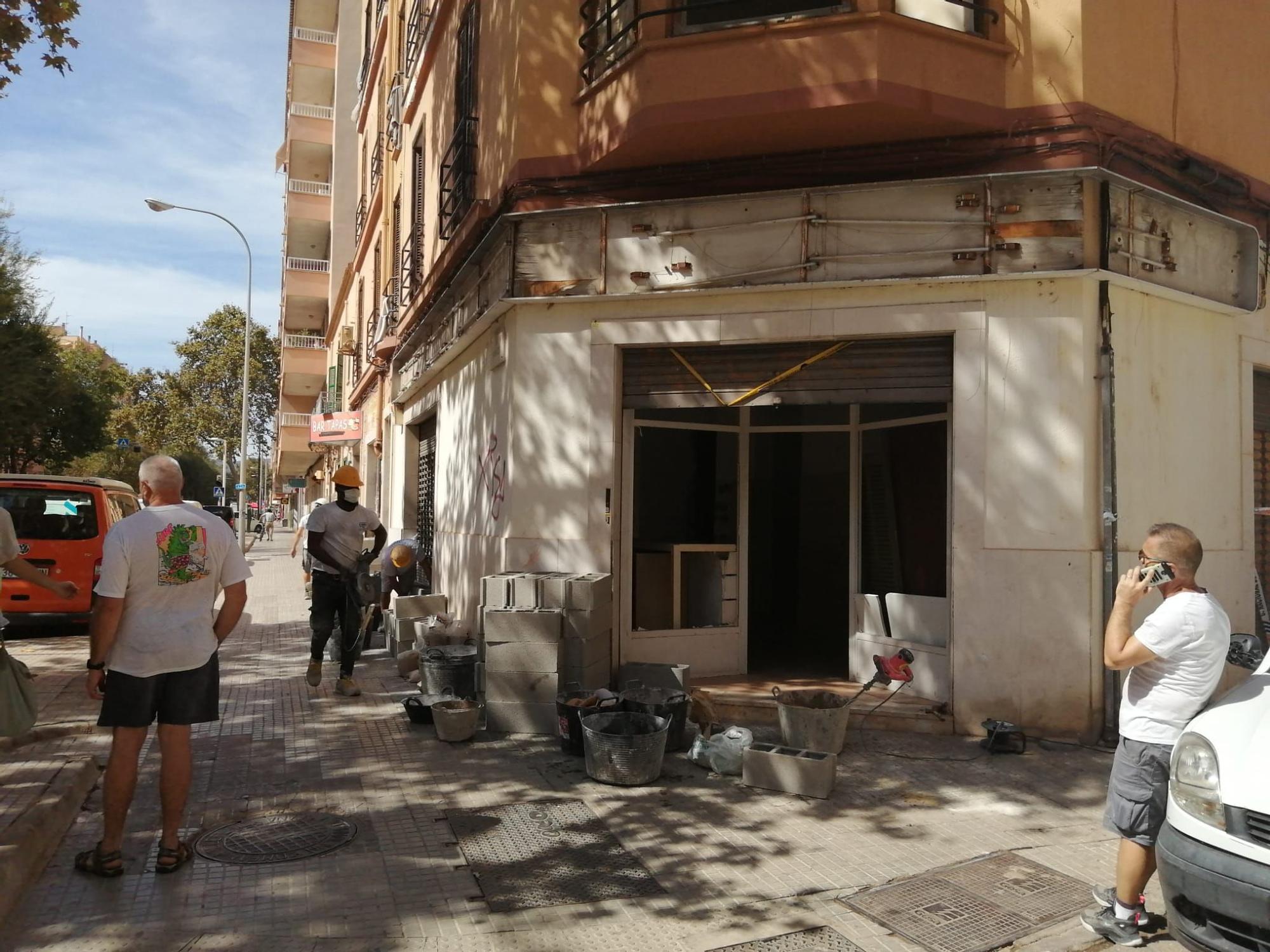 Tapian el edificio okupado de la calle Manacor de Palma tras el incendio