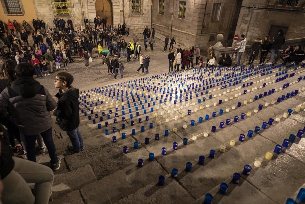 Encesa solidària de llantions a les escales de la Catedral de Girona
