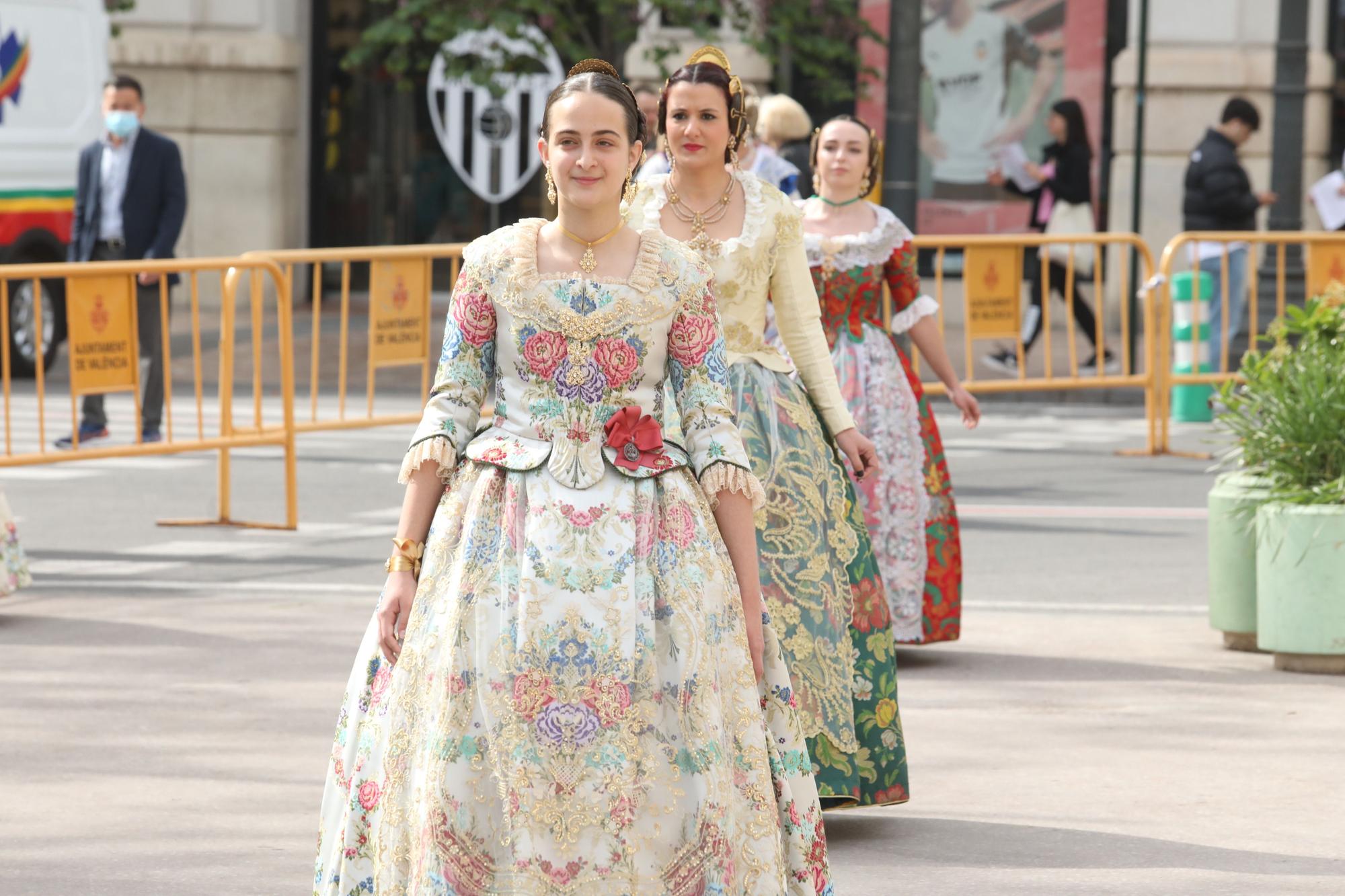 Entrega de los premios de las Fallas 2022 a las comisiones (II)