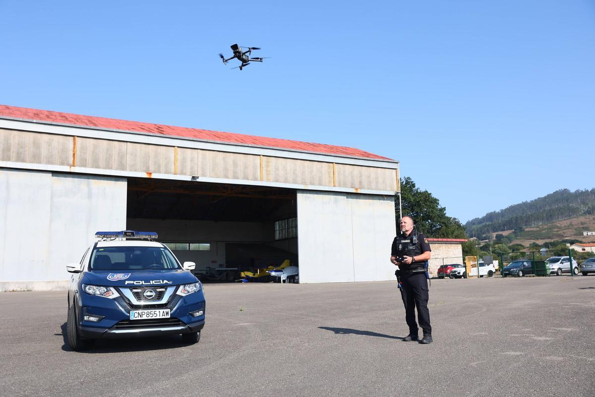 EN IMÁGENES: Los medios aéreos con los que la Policía Nacional vigila Asturias desde el cielo en verano EN IMÁGENES: Los medios aéreos con los que la Policía Nacional vigila Asturias desde el cielo en verano