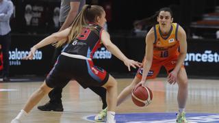 Awa Fam brilla en la 'paliza' al Bembibre en La Fonteta (83-47)