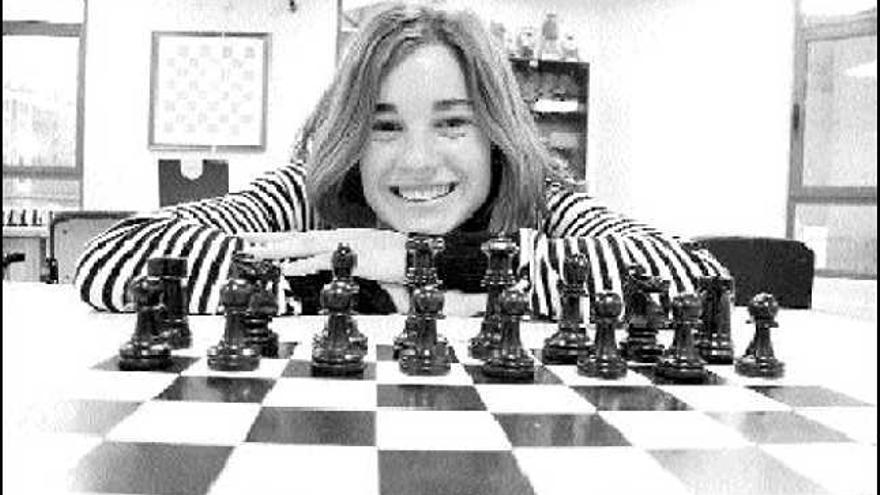 Ángela Grace, en la sala de ajedrez del Grupo.