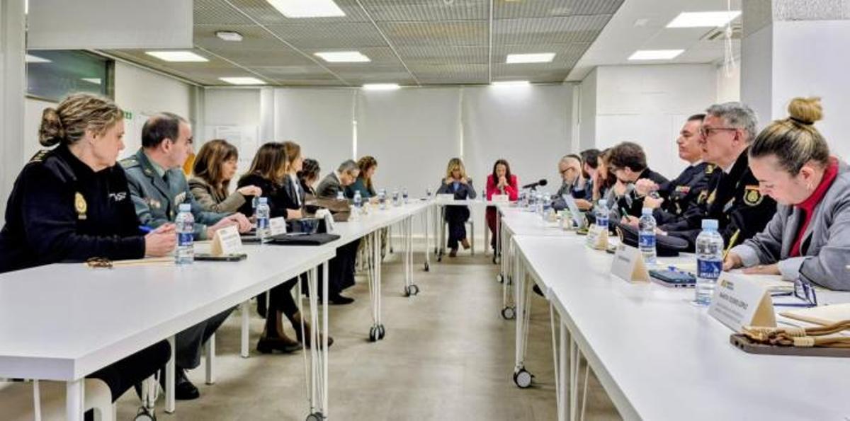 Reunión sobre la tutela de menores en Aragón, este lunes en Zaragoza.