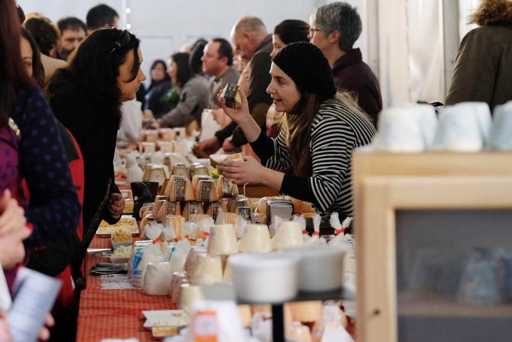 Certamen de queso afuega'l pitu en Morcín