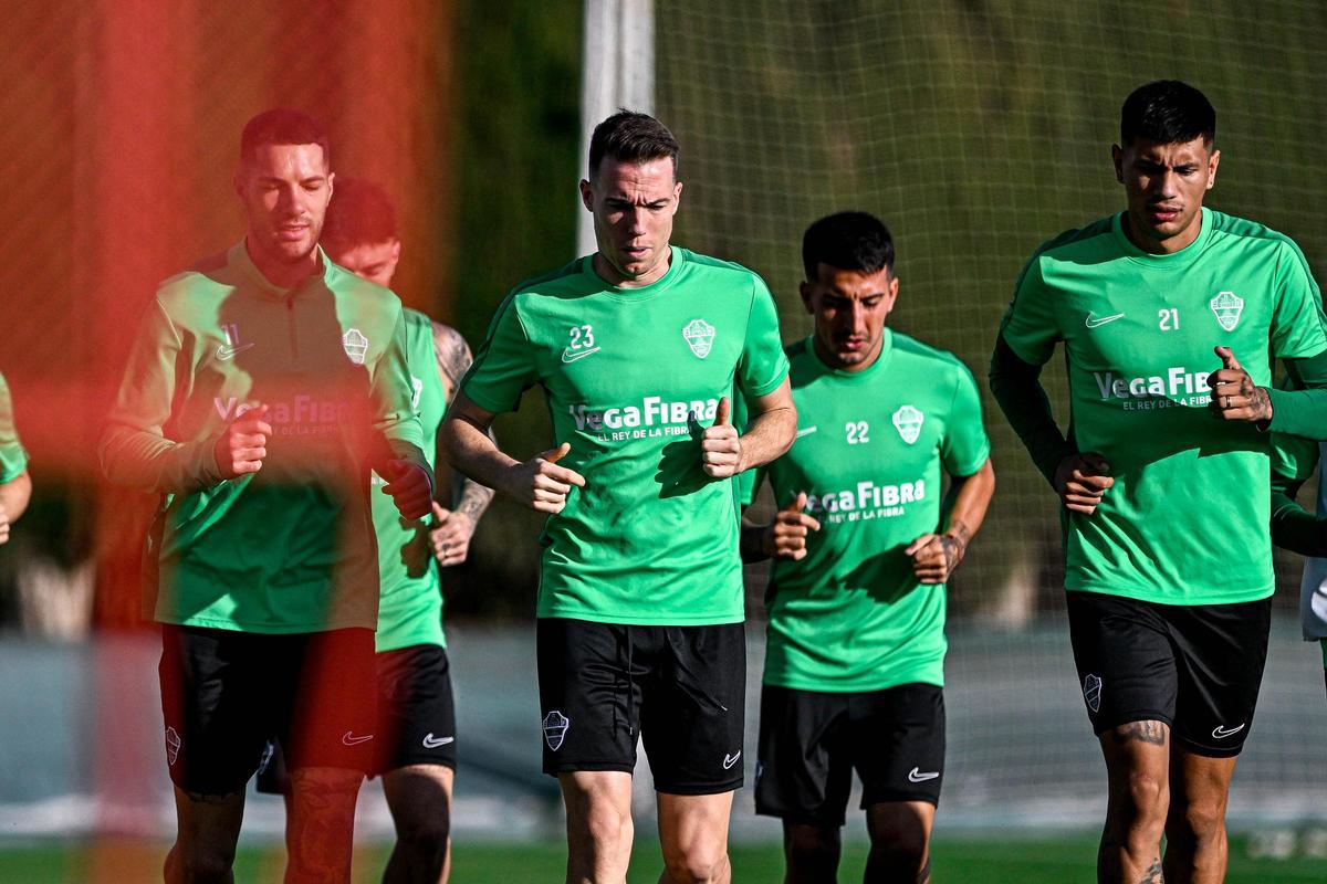 Uno de los últimos entrenamientos del Elche antes de la Navidad