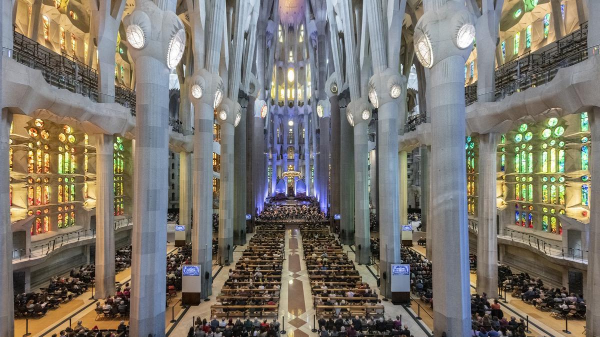 'Unidos por la paz', una misa criolla llena de famosos en la Sagrada Familia