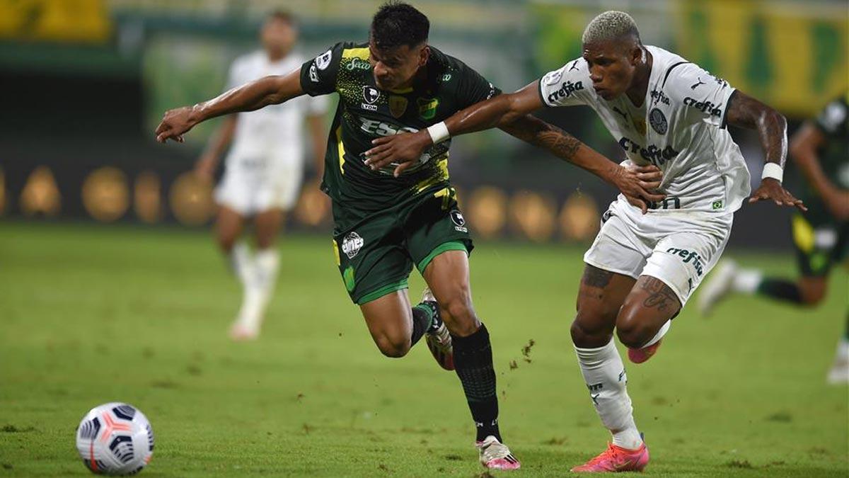 El Palmeiras sacó una renda favorable de 1-2 en el partido de ida