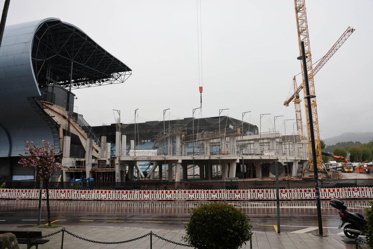 El estadio de Balaídos, con el estado actual de las obras de la grada de Gol.
